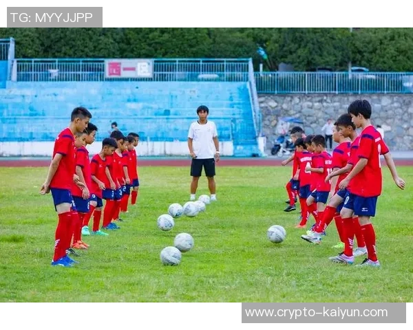 昆明校园足球热潮兴起助力青少年健康成长与全面发展